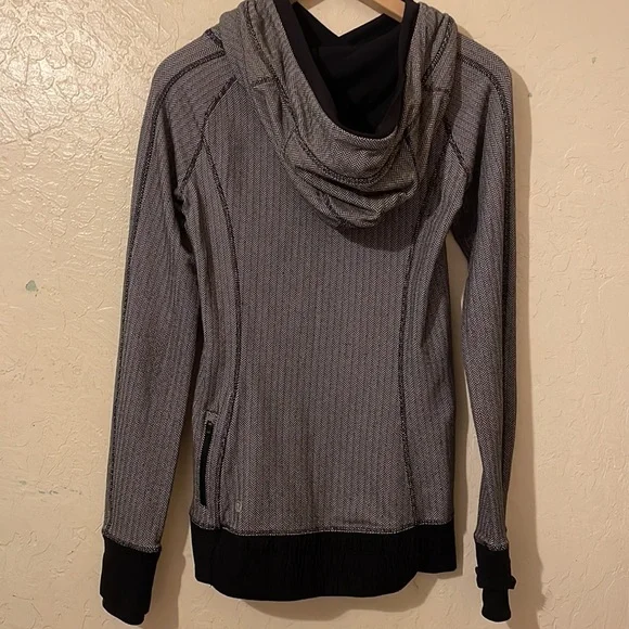 Lululemon pull over hoodie - Picture 7 of 9